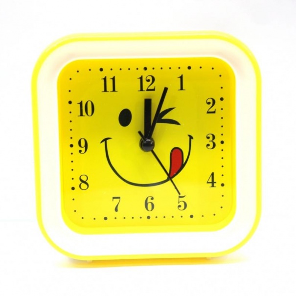 Купить Кварцевый будильник 635 (Smile-3)(007302), 10,2*10,3 см.