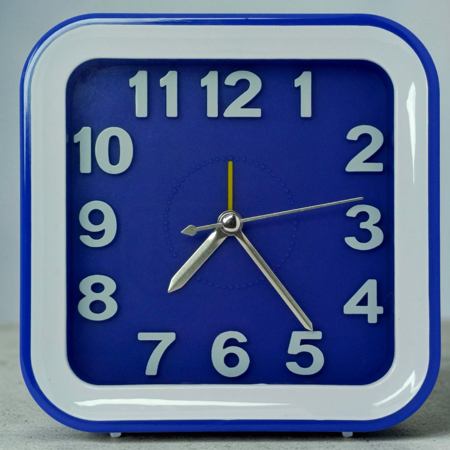 Купить Кварцевый будильник 075 Blue (007093), 13*13*4.5 см.