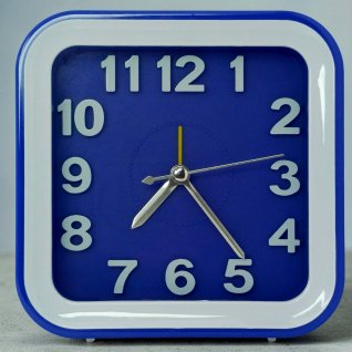Кварцевый будильник 075 Blue (007093), 13*13*4.5 см.