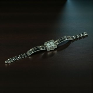 Купить Годинник жіночий на браслеті EHHE-45 d-22*20 (014010)