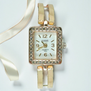 Купить Часы женские на браслете EHHE-10 d-22*20 (013975)