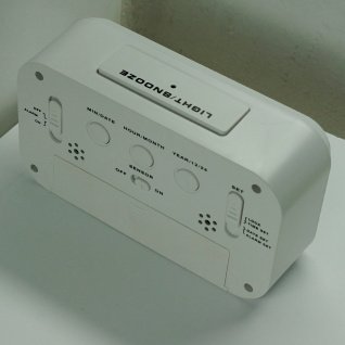 Купить Будильник електронний 01 на батарейках 14*8*5 Білий/ (014512)