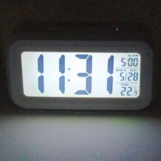 Купить Будильник електронний 01 на батарейках 14*8*5 Білий/ (014512)