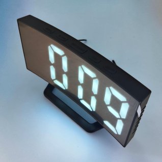 Будильник электронный 3811 14*7*1,5 Черный/белый (015206)